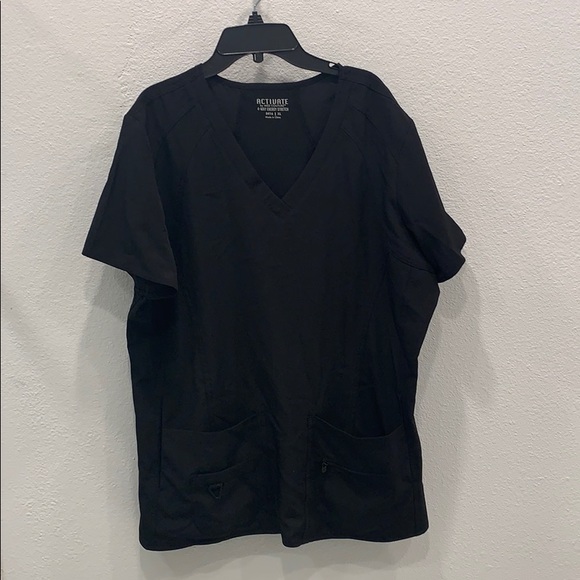 Women’s Activate by Med Couture scrub top size XL - Picture 1 of 4